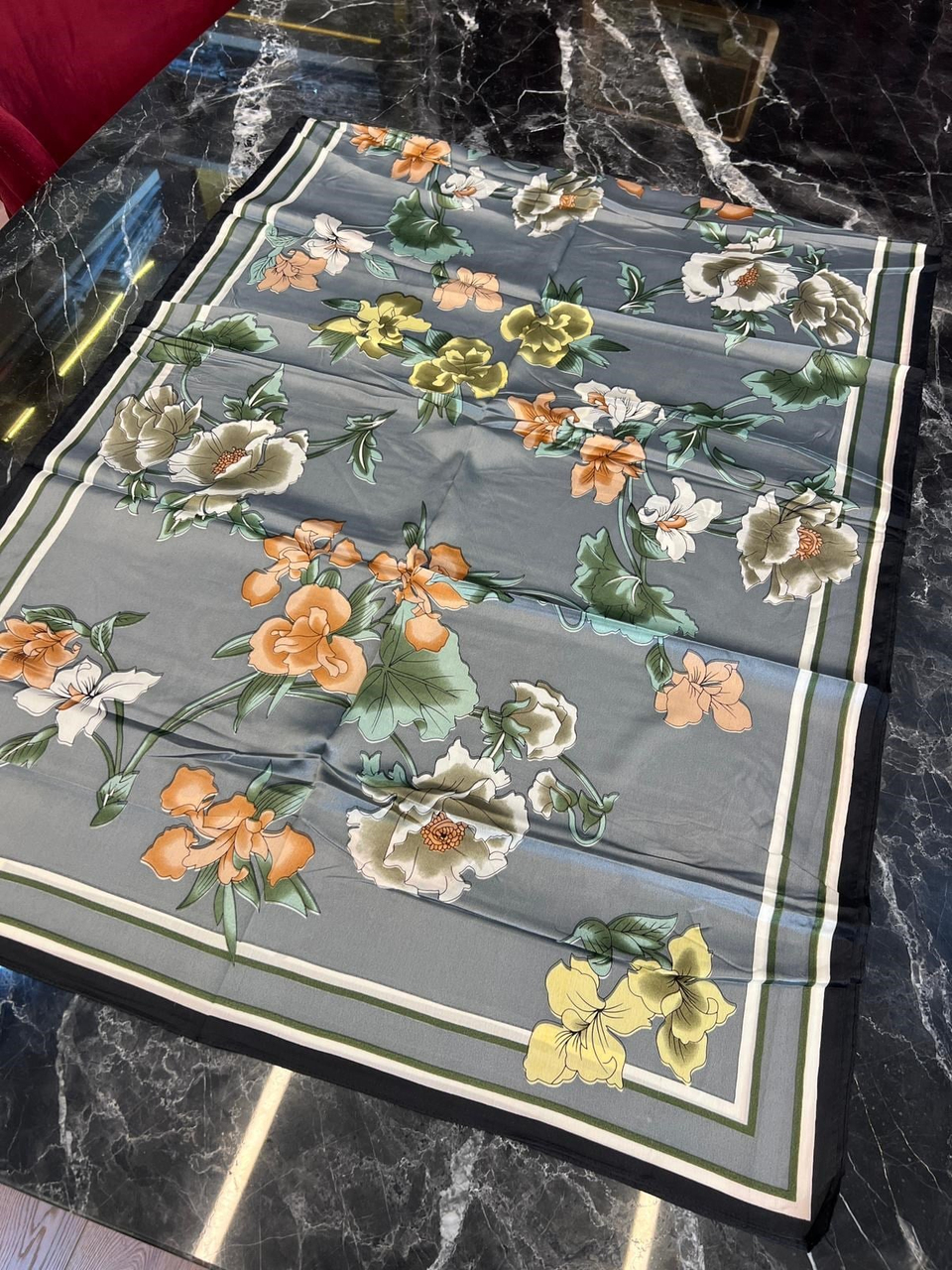 LORA İPEK VUAL ŞAL