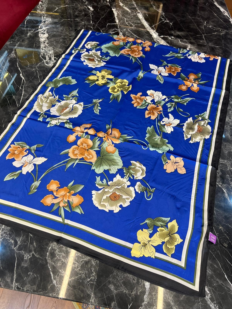 LORA İPEK VUAL ŞAL