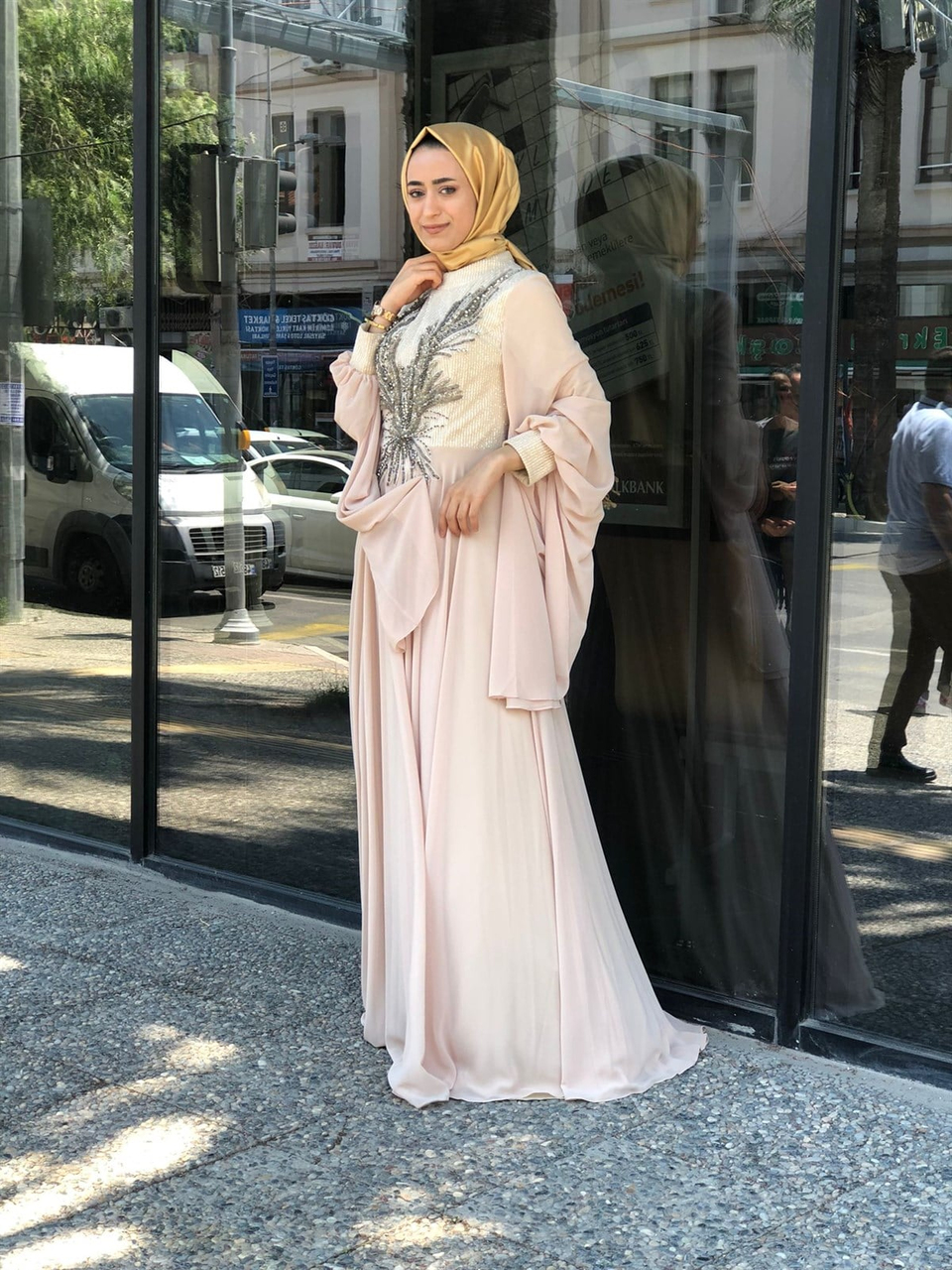 BELLEY TAŞ İŞLEMELİ ABİYE 
