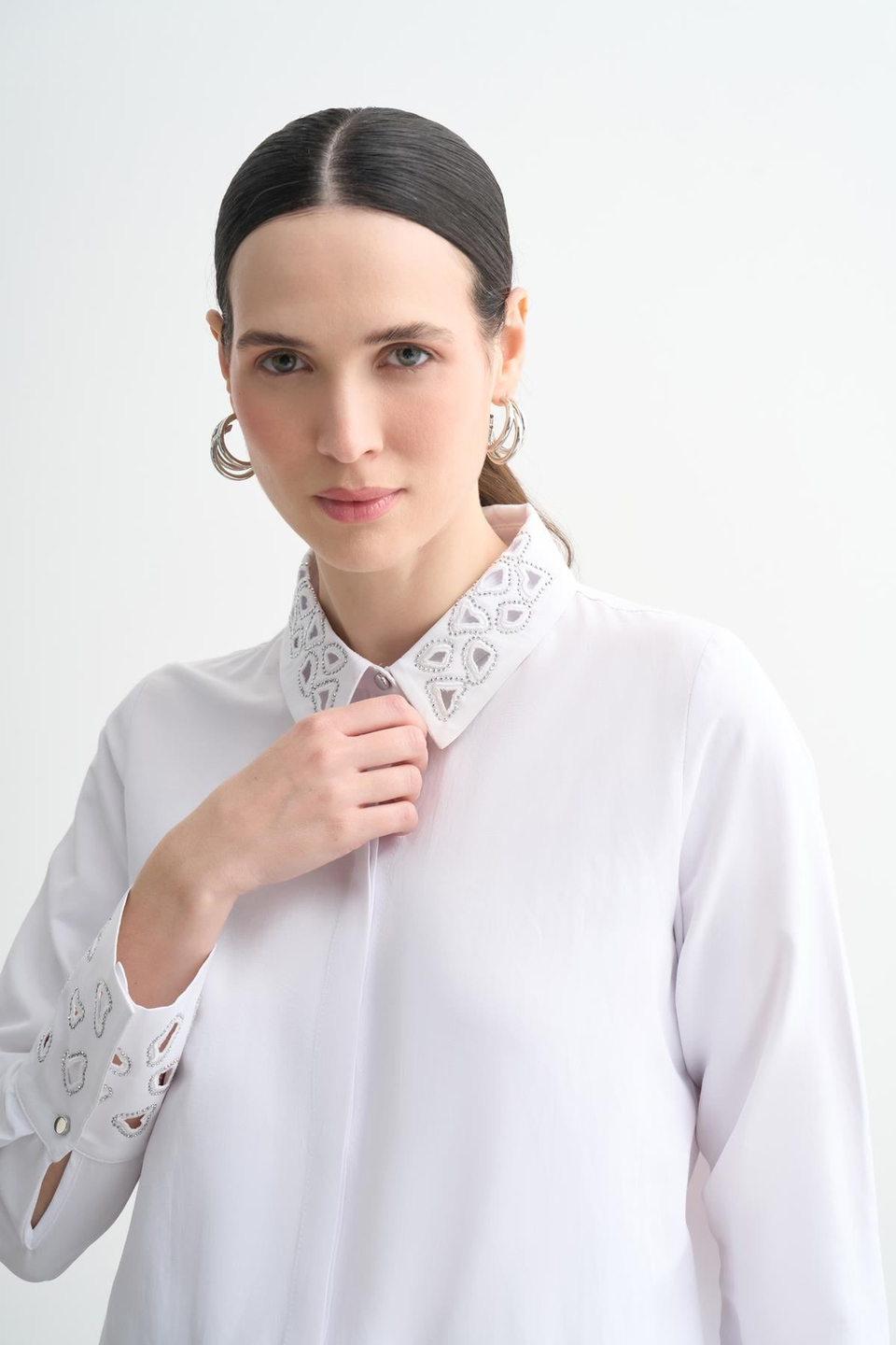 MOODBASIC PREMIUM DELİKLİ NAKIŞLI UZUN MANŞETLİ GÖMLEK