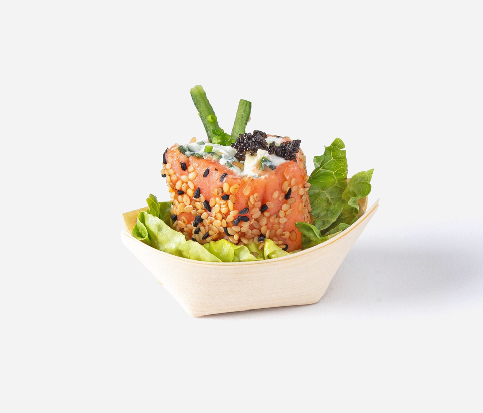 Avokado & Taze Otlu Somon Roll