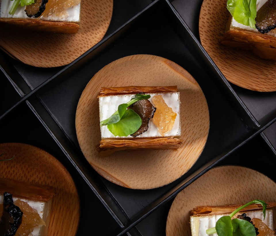 Baklava Hamurunda Brie, Ayva Marmelatı ve Siyah Trüf Dilimleri