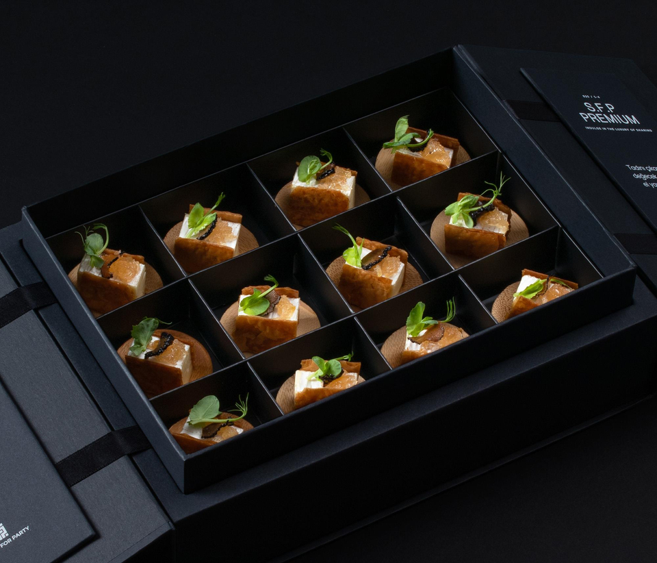 Baklava Hamurunda Brie, Ayva Marmelatı ve Siyah Trüf Dilimleri