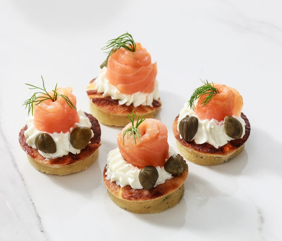 Smoked Salmon Canapé - 15 pcs