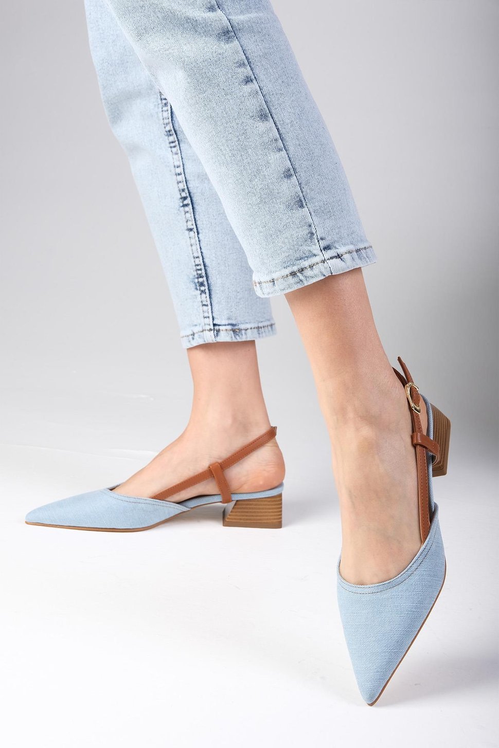 Carly Mavi Renk Denim Kumaş Kısa Topuklu Ayakkabı-Kısa Topuklu-Mio Gusto-01477BUK