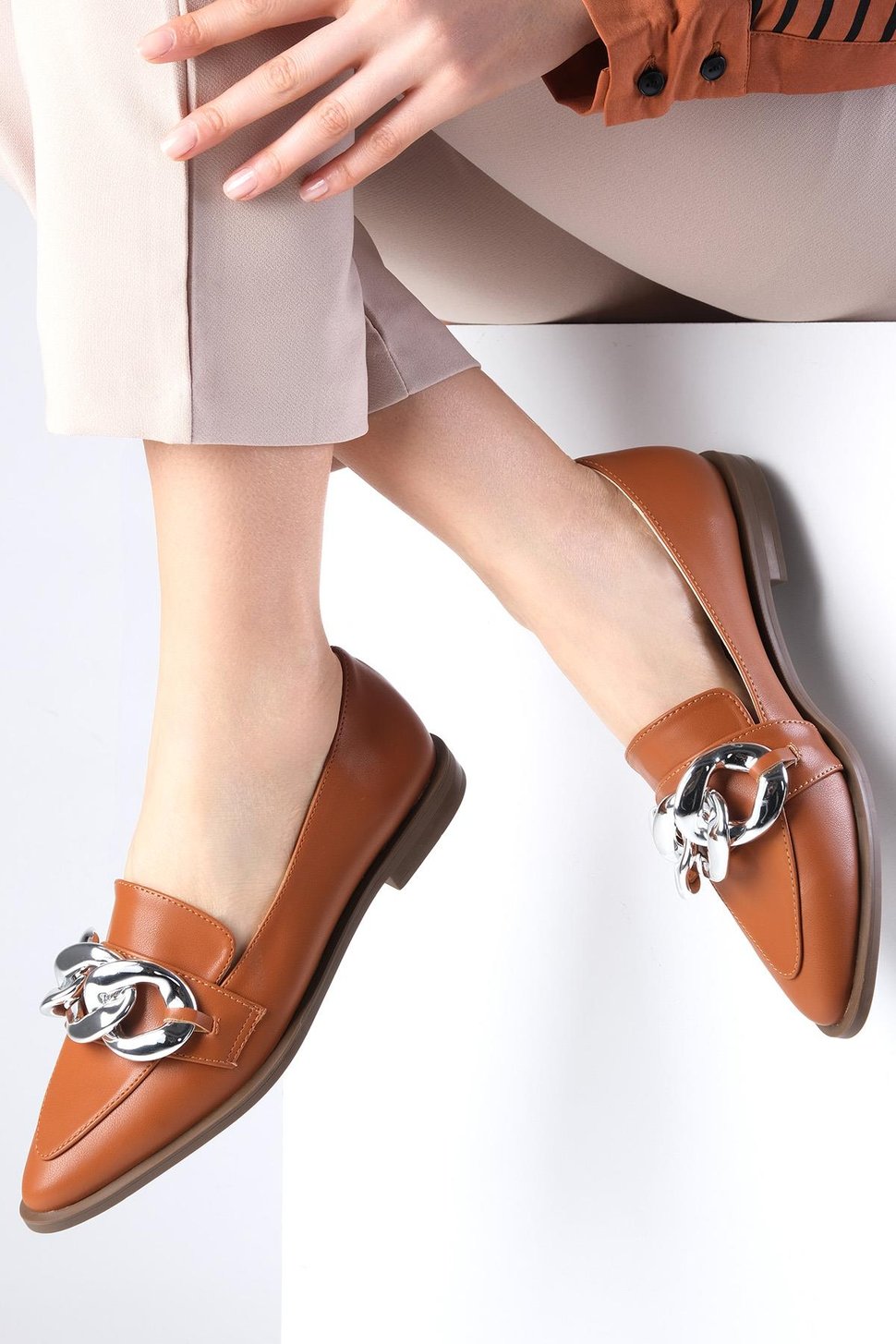 Gianna Taba Zincirli Loafer-DÜZ AYAKKABI-Mio Gusto-01384TAC
