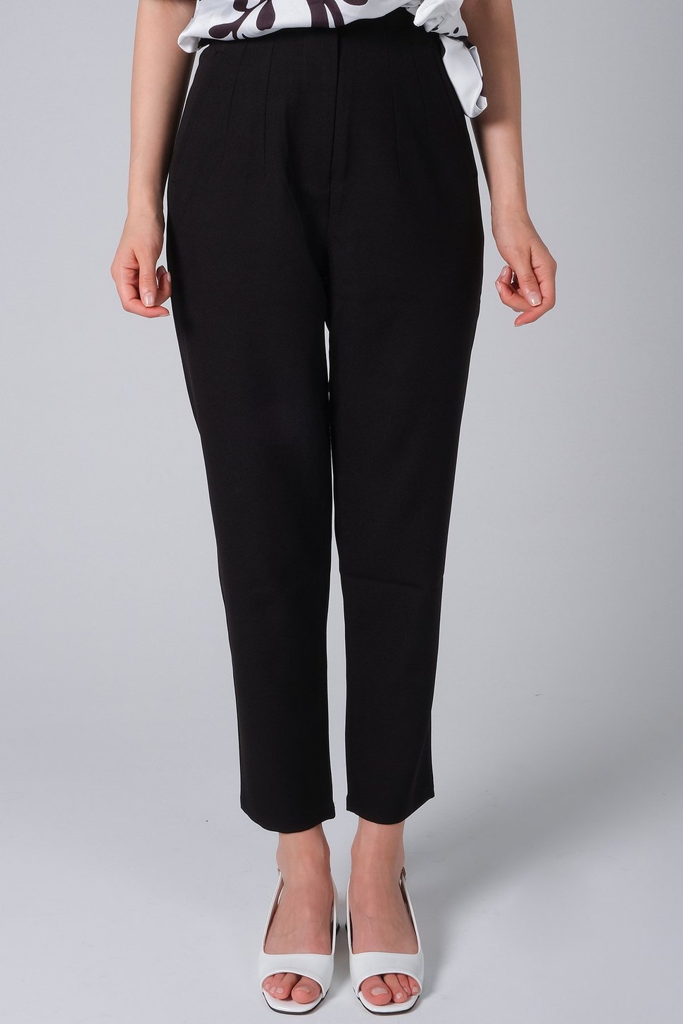 Siyah Renk Düz Paça Pantalon-Pantolon-Mio Gusto-G0027BLK