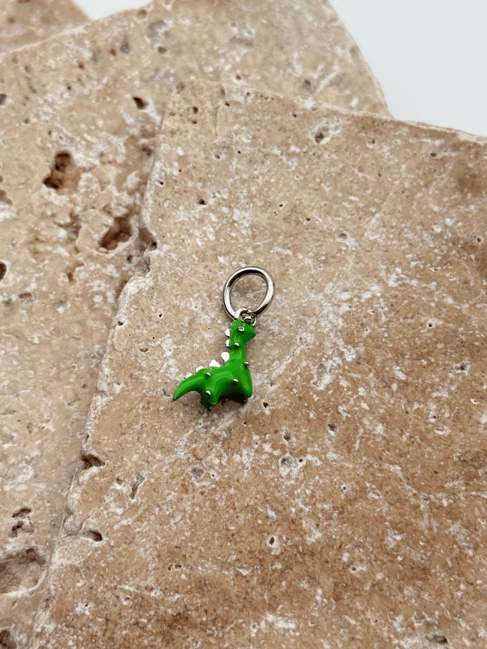 PNDR Charm // CHARM-756.CHARM-756