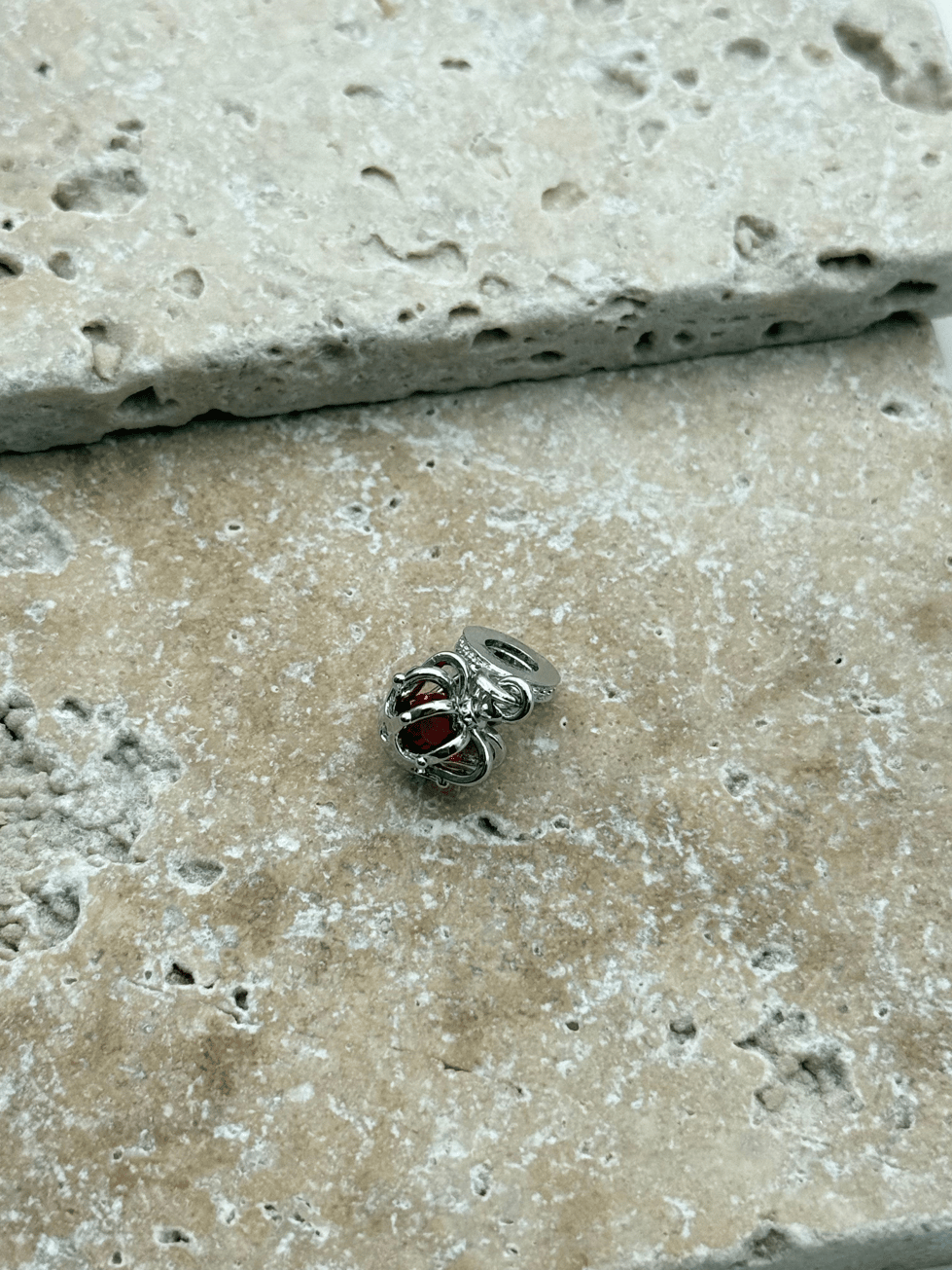 PNDR Charm // CHARM-821.CHARM-821