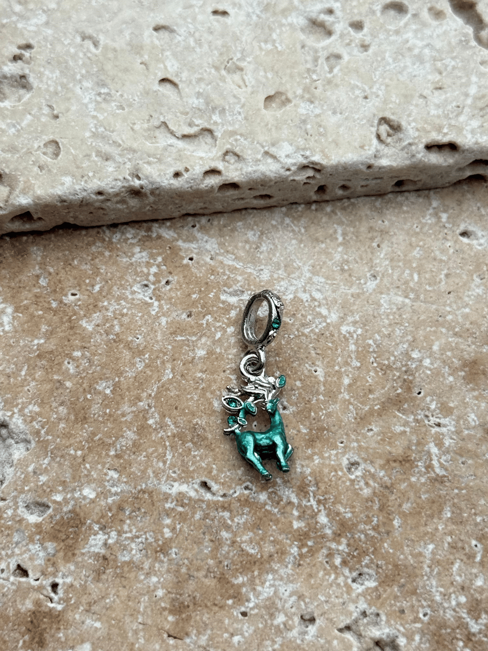 PNDR Charm // CHARM-823.CHARM-823