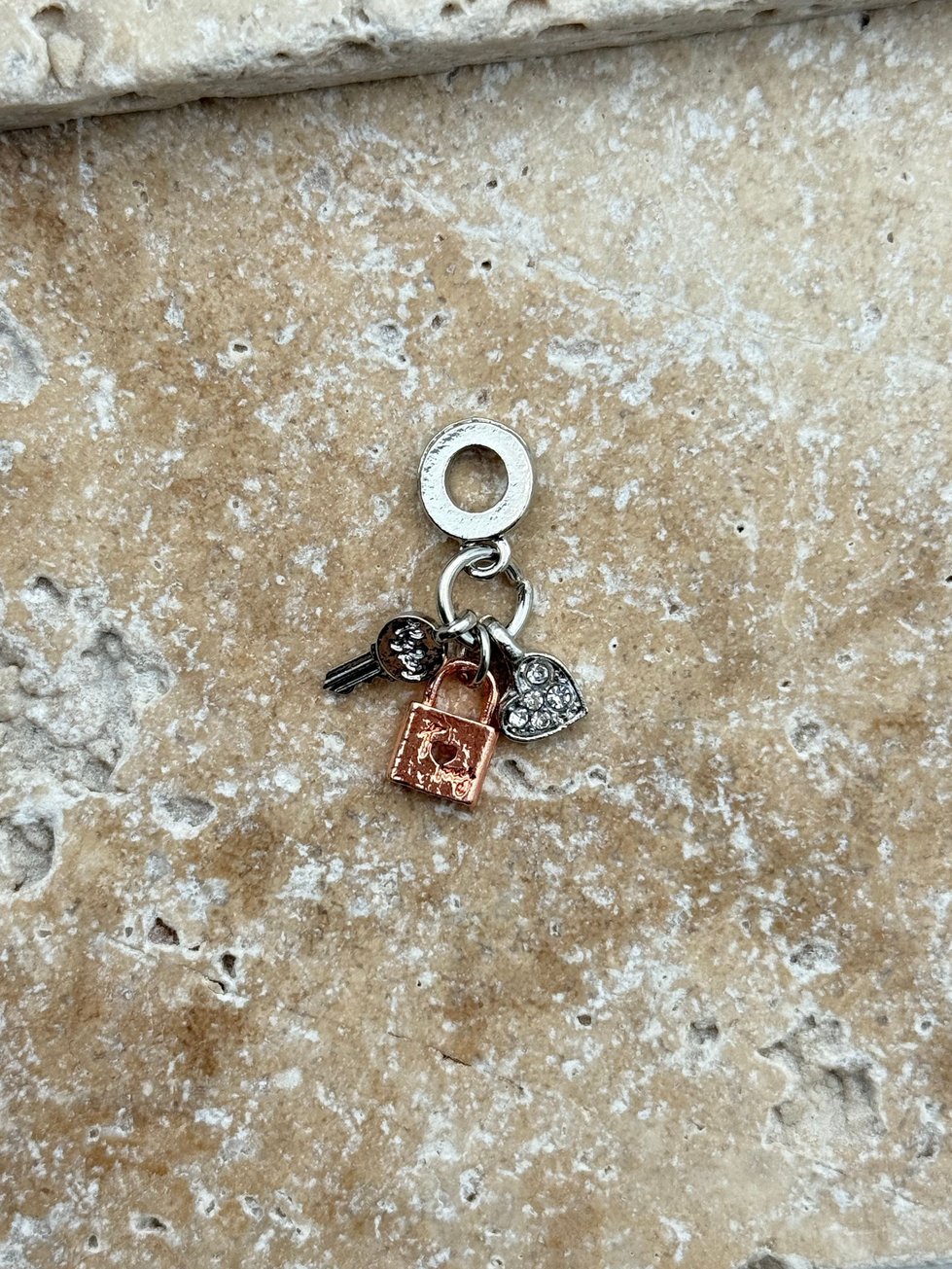 PNDR Charm // CHARM-865.CHARM-865