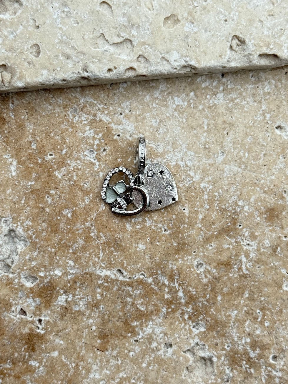 PNDR Charm // CHARM-871.CHARM-871
