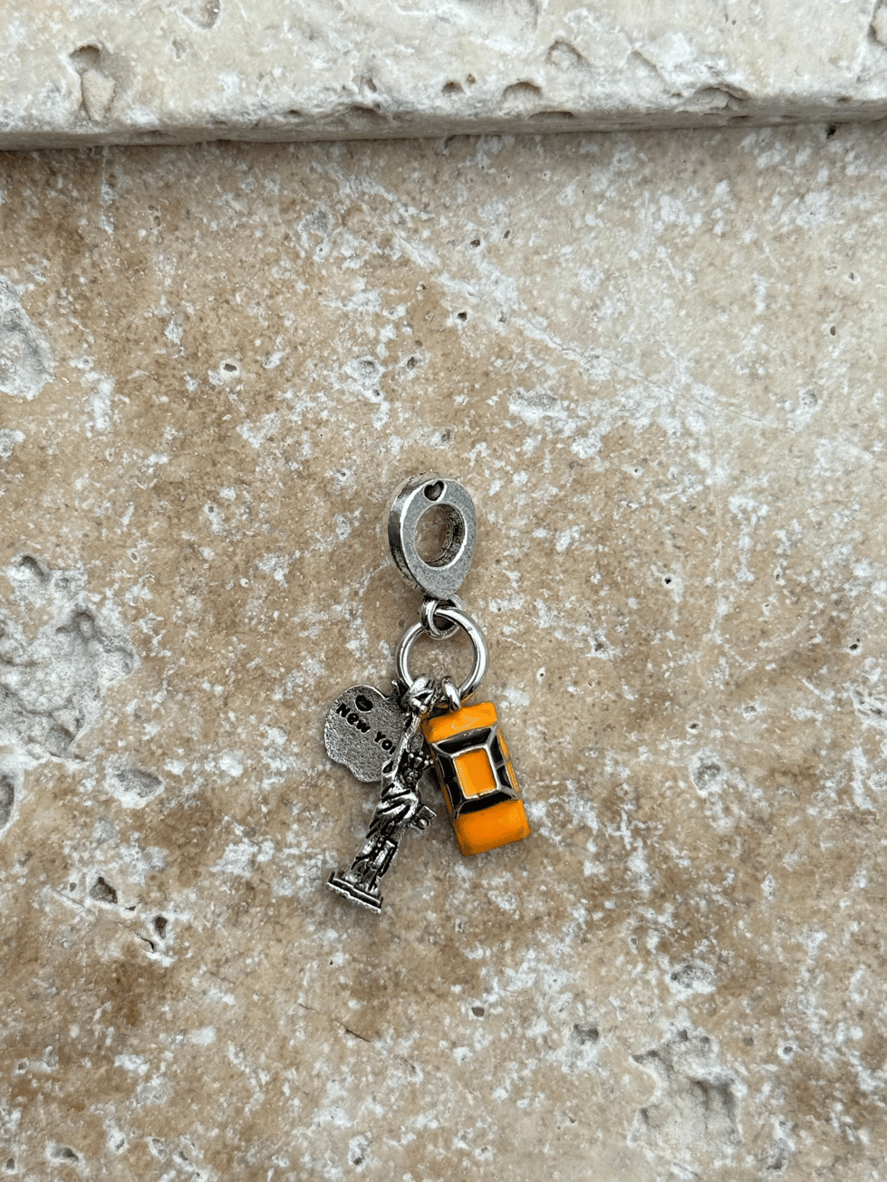 PNDR Charm // CHARM-879.CHARM-879