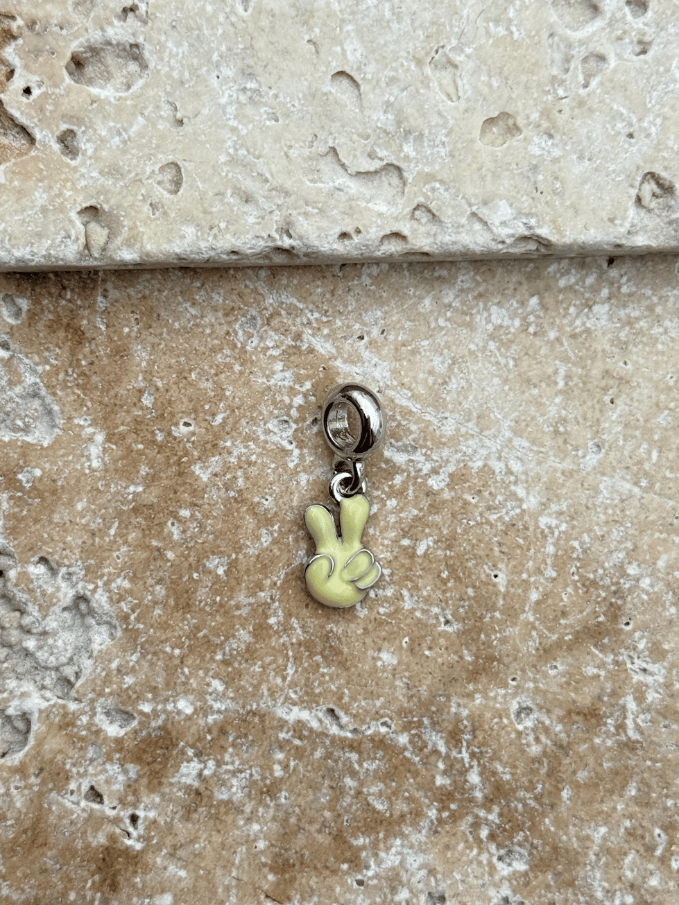 PNDR Charm // CHARM-881.CHARM-881