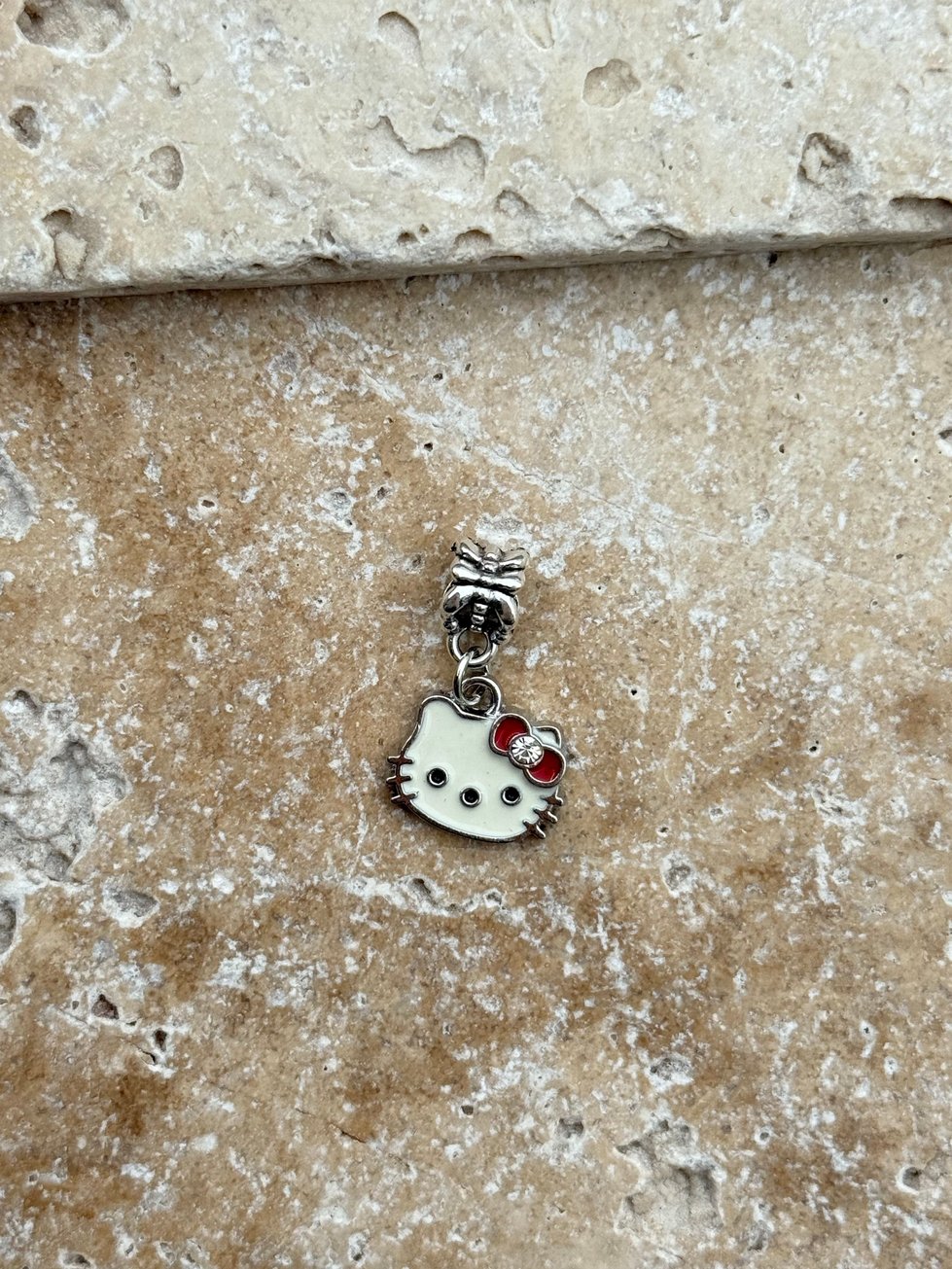 PNDR Charm // CHARM-885.CHARM-885