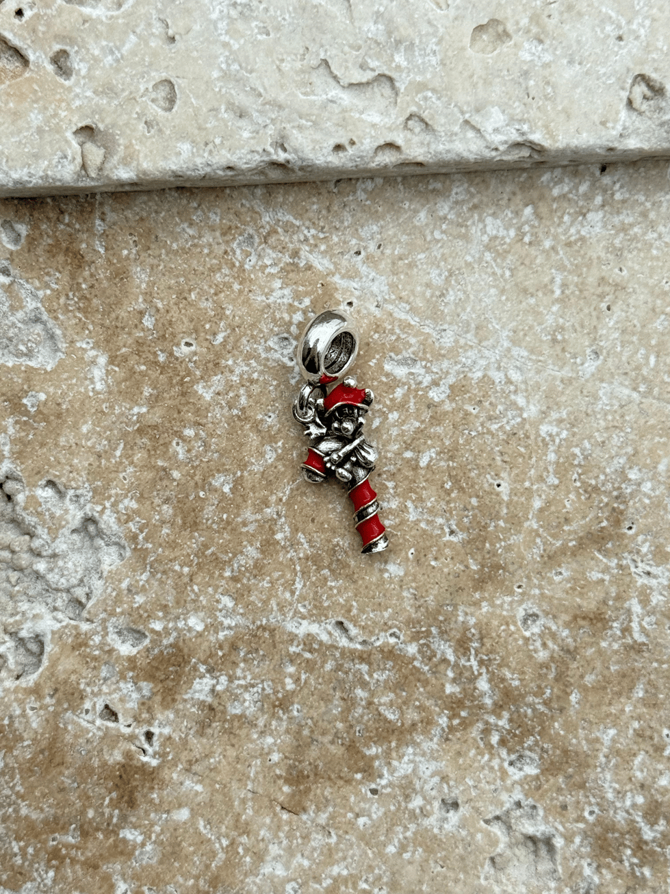 PNDR Charm // CHARM-889.CHARM-889