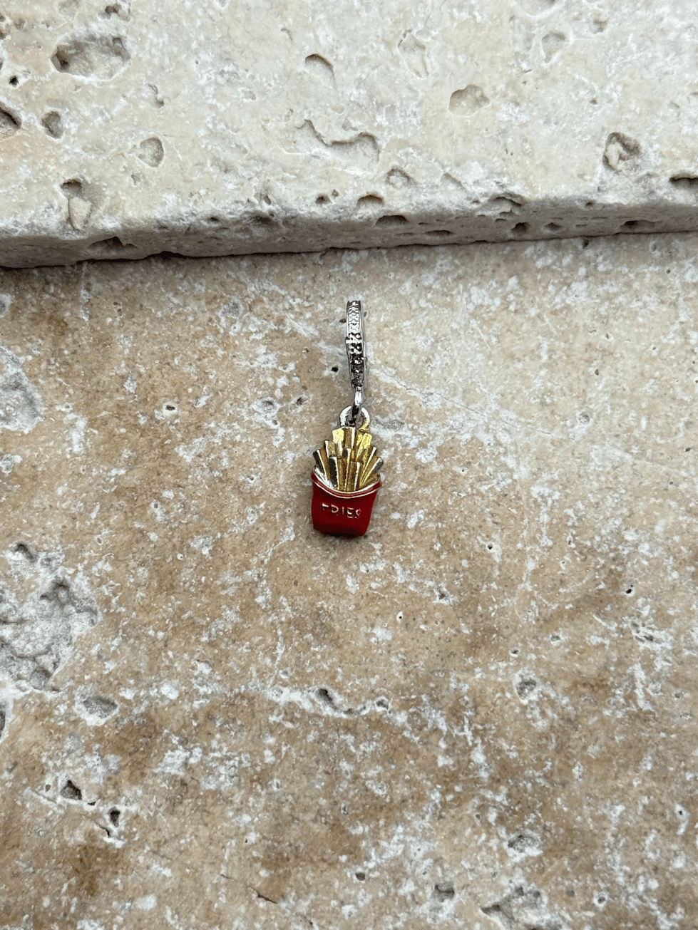 PNDR Charm // CHARM-909.CHARM-909