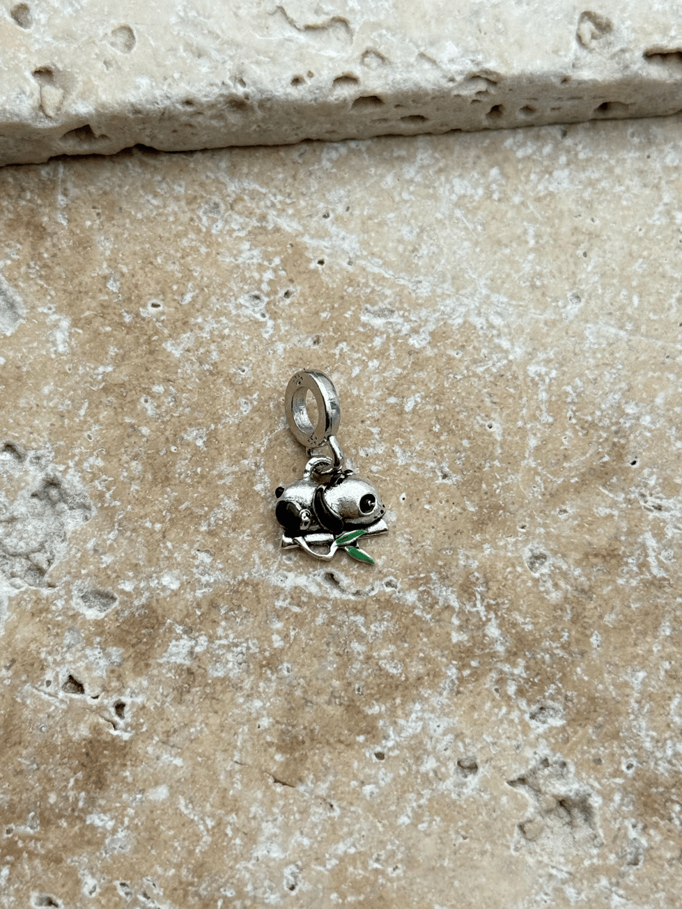 PNDR Charm // CHARM-942.CHARM-942