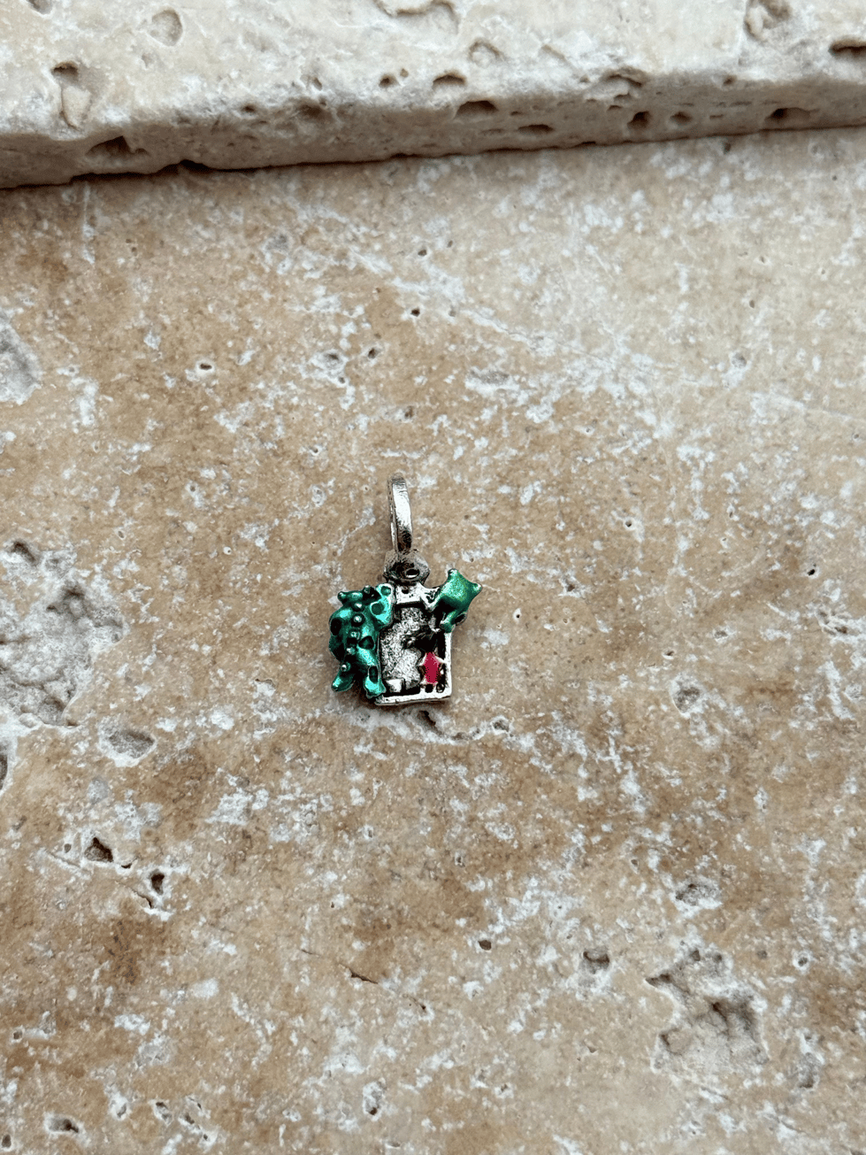 PNDR Charm // CHARM-949.CHARM-949